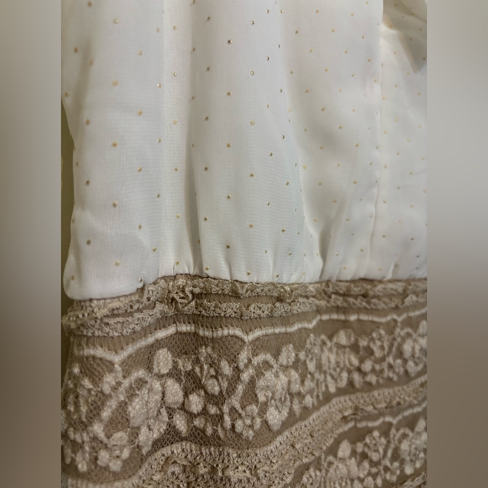 Elegant White and Tan Lace Dress - Picture 3 of 5